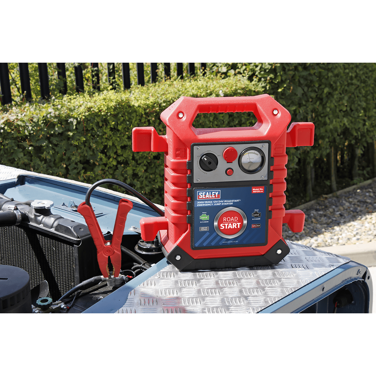 Sealey RoadStartĀ® Emergency Jump Starter 12/24V 3000/1500 Peak Amps