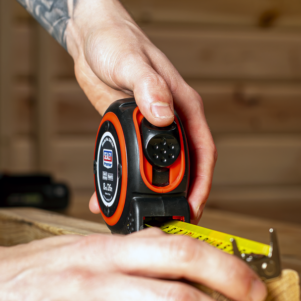 Premier Heavy-Duty Tape Measure 8m(26ft)